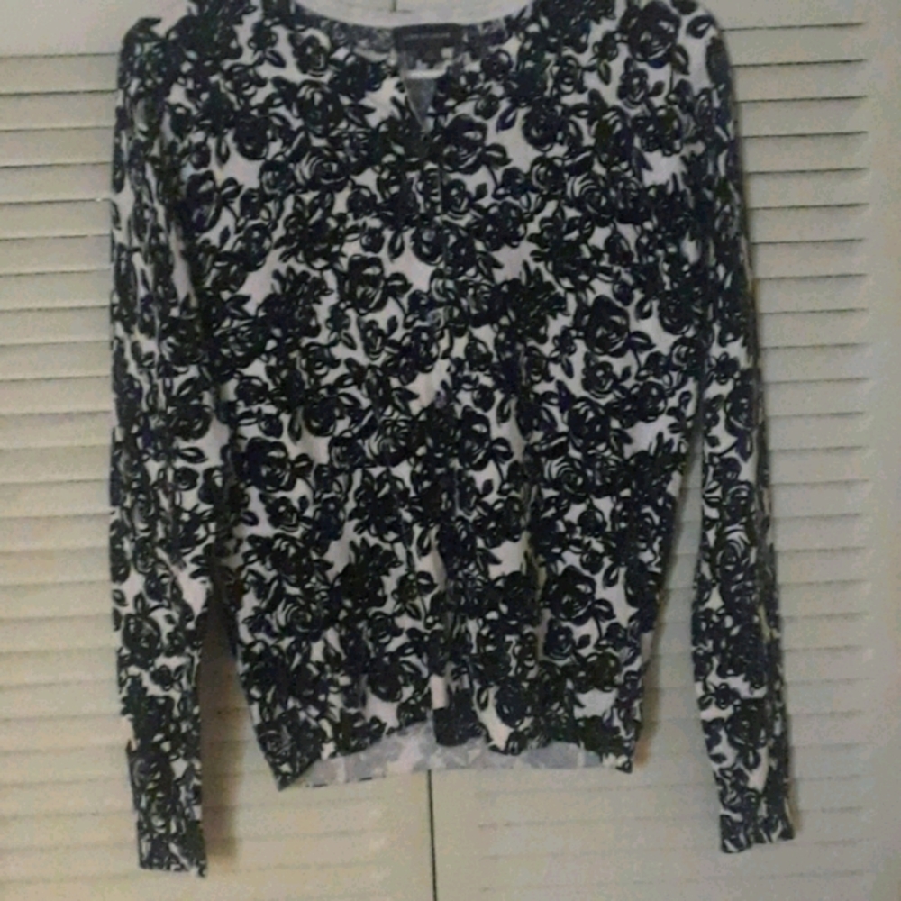 LORD & TAYLOR S/P  Long sleeve  button down